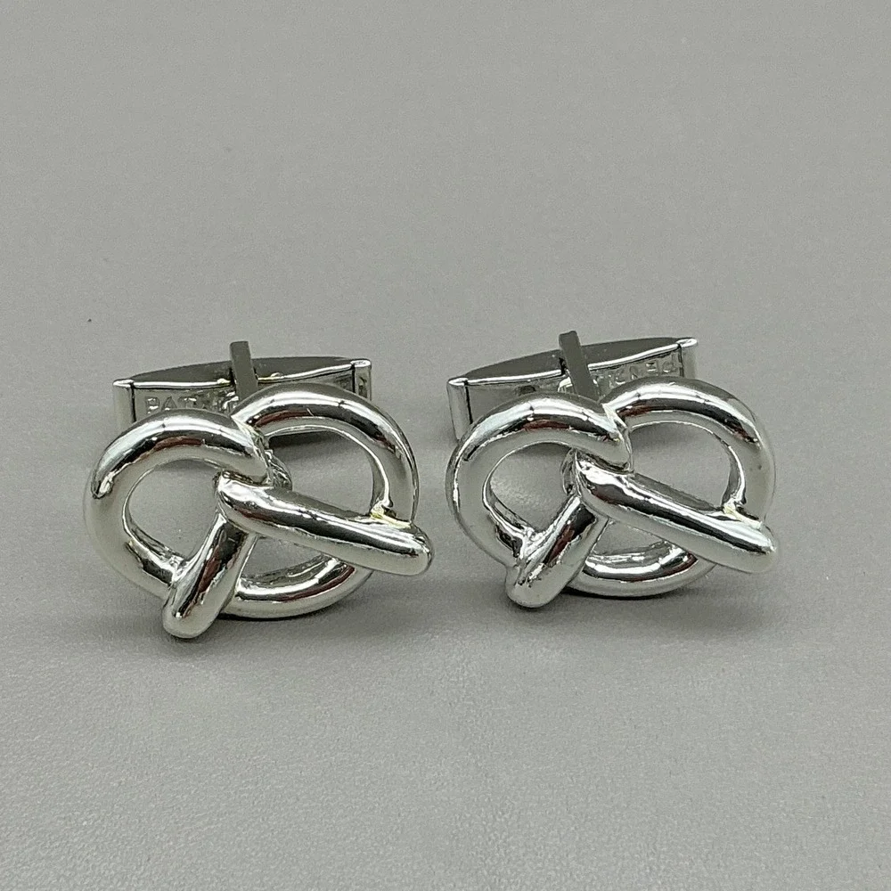 Pretzel Cufflinks Tie Clip Set Silver Tone Men's Novelty Oktoberfest Vintage